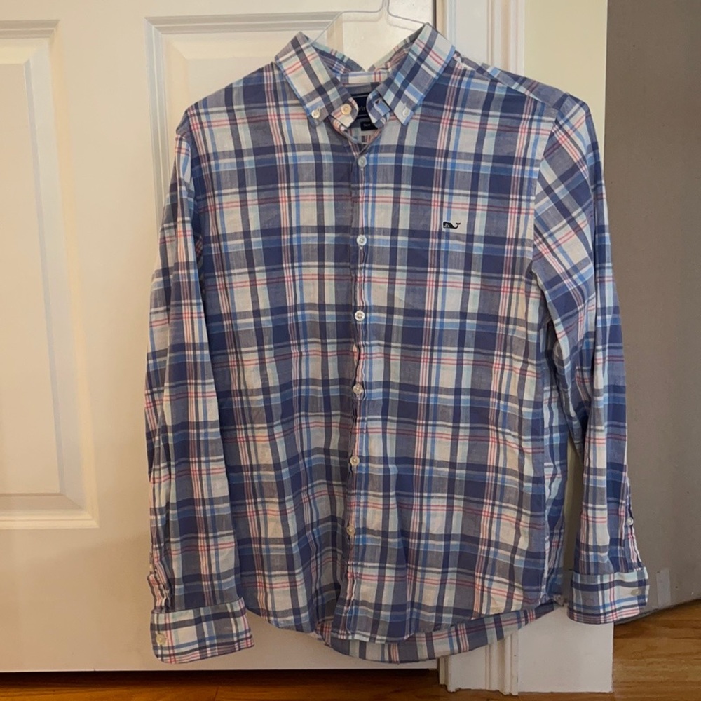 Vineyard vines button down shirt